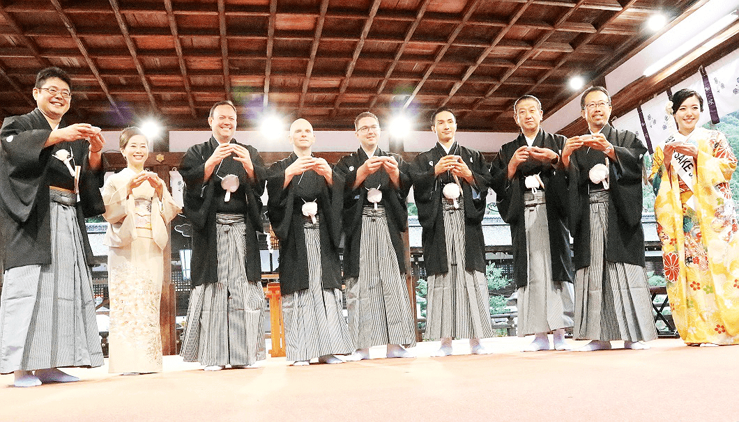 This year’s Sake Samurai Induction Ceremony was held at the historic Matsuo Taisha shrine in Kyoto on 26 September adding seven new members to the growing ranks of Sake Samurai worldwide.