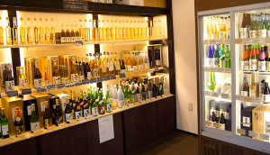 Inishie Sake Store Sheds Light on Aged Sake